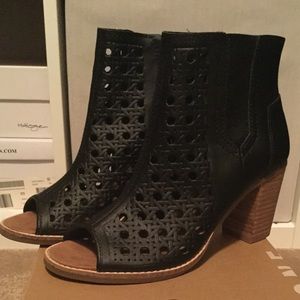 Toms peep toe boot