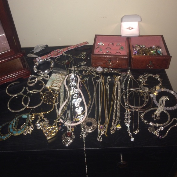 Huge jewelry lot!