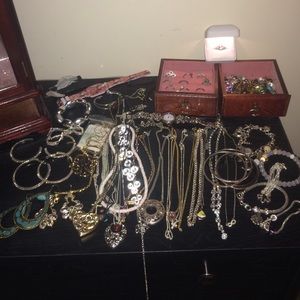 Huge jewelry lot!