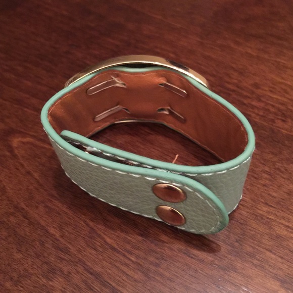 Bracelets - Picture 3 of 4