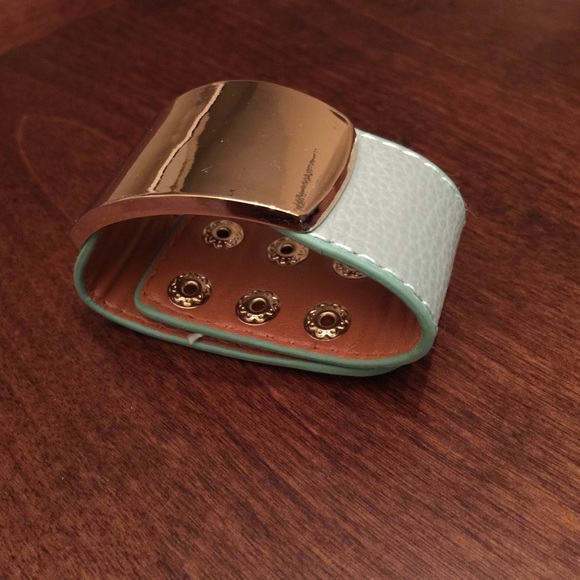 Bracelets - Picture 4 of 4