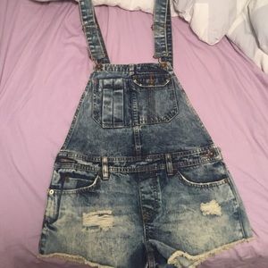 Billabong overalls. Size S