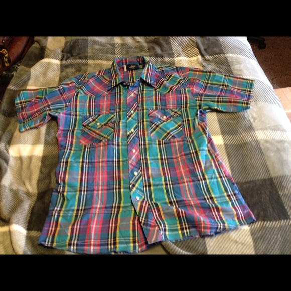 Blue / pink plaid t-shirt flannel