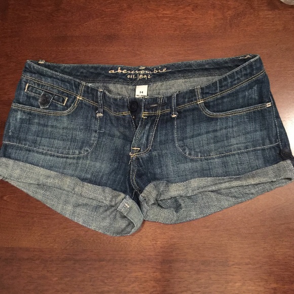Short (size is not adult 14, it is kids size 14) - Picture 1 of 2