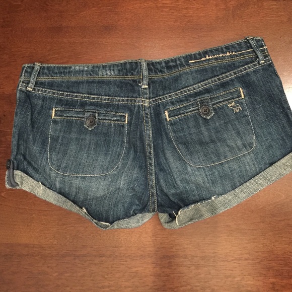 Short (size is not adult 14, it is kids size 14) - Picture 2 of 2