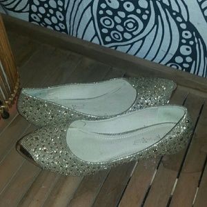 Metal tipped metallic gold mesh pointy toed flats