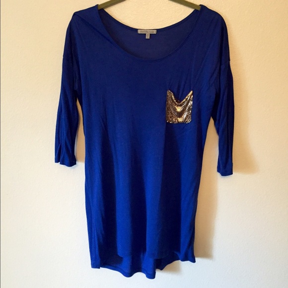 ❌SOLD❌ Blue Top with Metal Detail