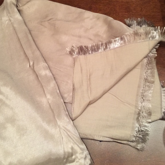 Scarfs - Picture 3 of 3