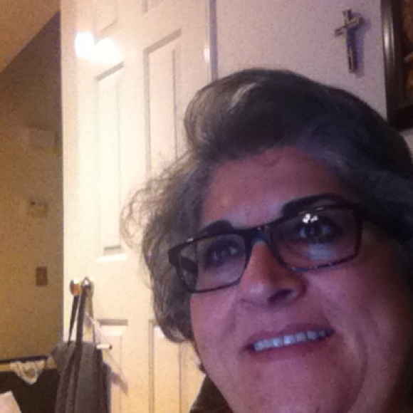 Meet your Posher, Ayda - Picture 1 of 1