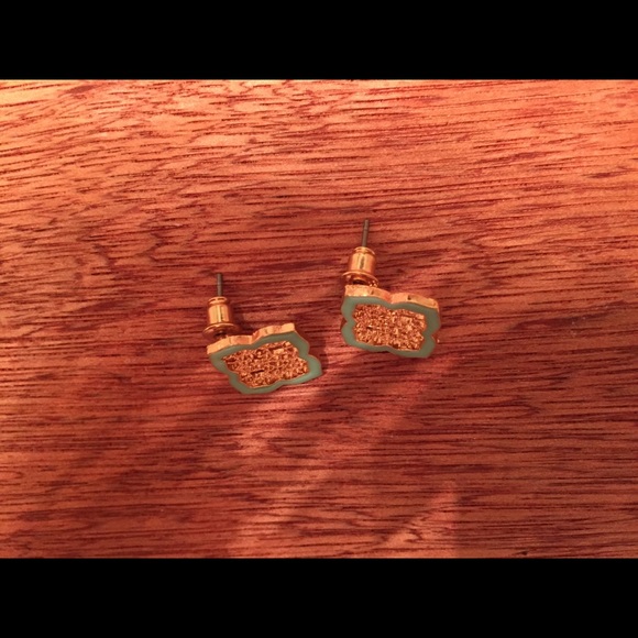 Teal Filigree Gold Diamond Clover Stud Earrings - Picture 3 of 3