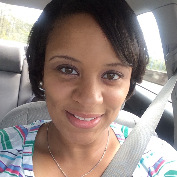 Meet your Posher, Jessica - Picture 1 of 1