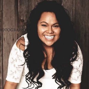 Meet your Posher, Elizabeth