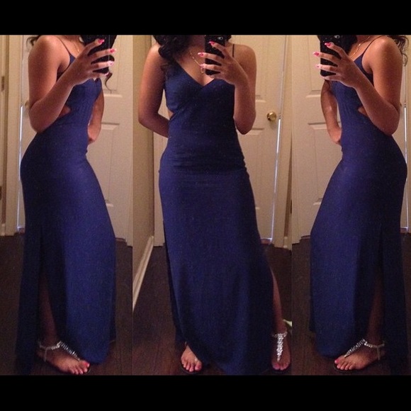 Maxi Dress w/ Cut Out- Blue
