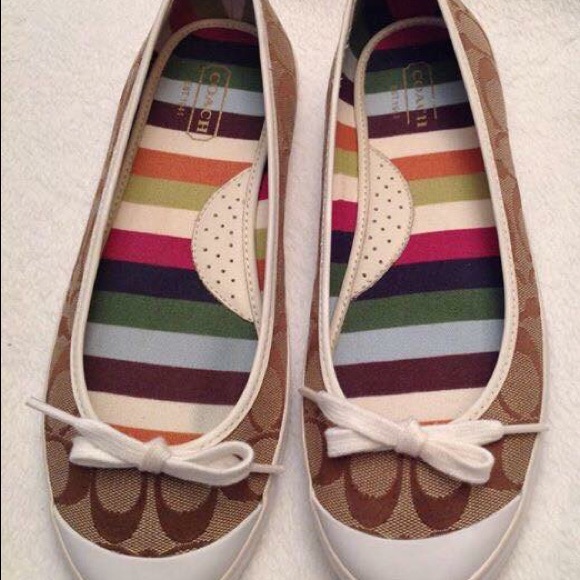Coach flats