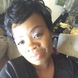 Meet your Posher, Monique