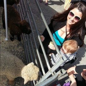 Meet your Posher, Rene