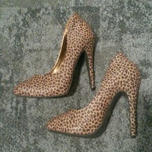Pointed Toe Leopard Heels