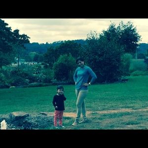 Meet your Posher, Abril