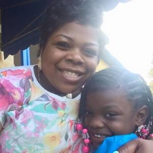 Meet your Posher, Crystal