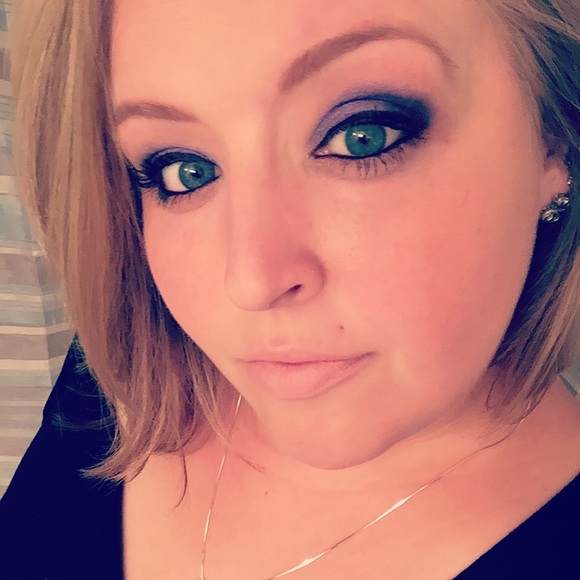 Meet your Posher, Pamela - Picture 1 of 1