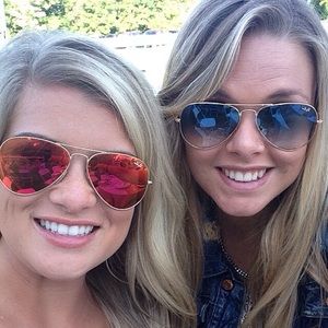 Meet your Posher, Jena