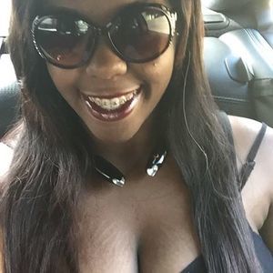 Meet your Posher, Crystal