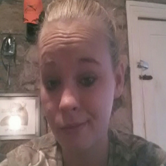 Meet your Posher, April - Picture 1 of 1