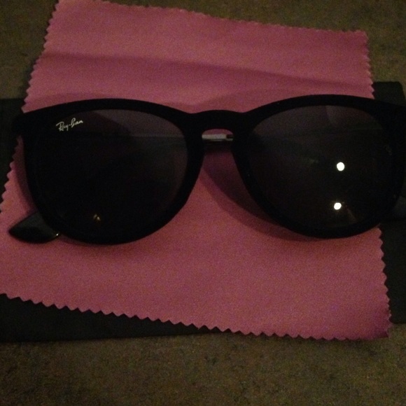 Velvet Erika Black Ray Bans