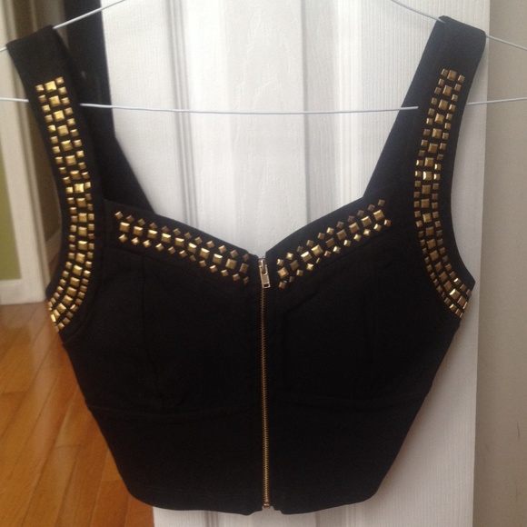 Forever 21 Tops - forever 21 studded crop top