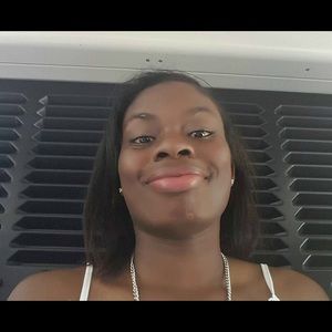 Meet your Posher, Whitney