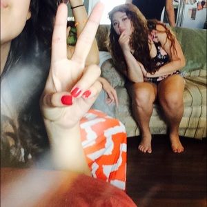 Meet your Posher, Ambef