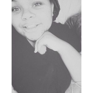 Meet your Posher, Chanel