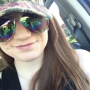 Meet your Posher, Kylee