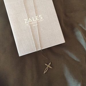 1/10 CT sterling silver cross necklace