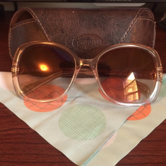Fossil sunglasses in great condition