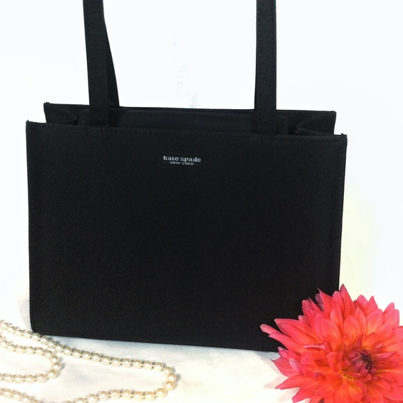 kate spade Handbags - Classic "Kate Spade" Handbag