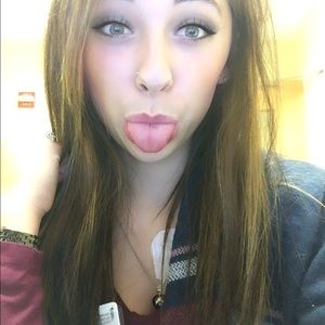 Meet your Posher, Alexandra