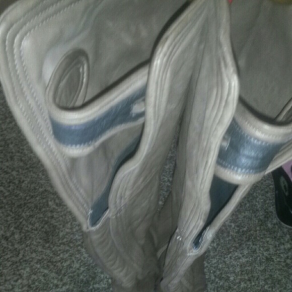 Italian Boots - Picture 2 of 3