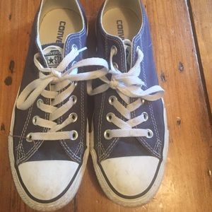 Barely worn navy converse 7.5