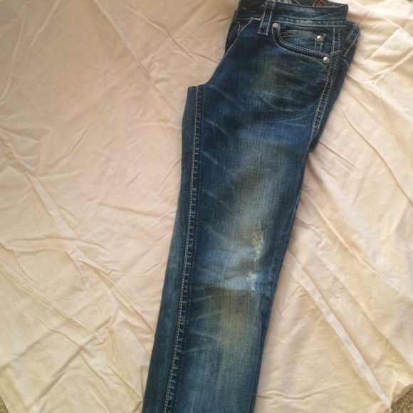 Jeans - Picture 2 of 3