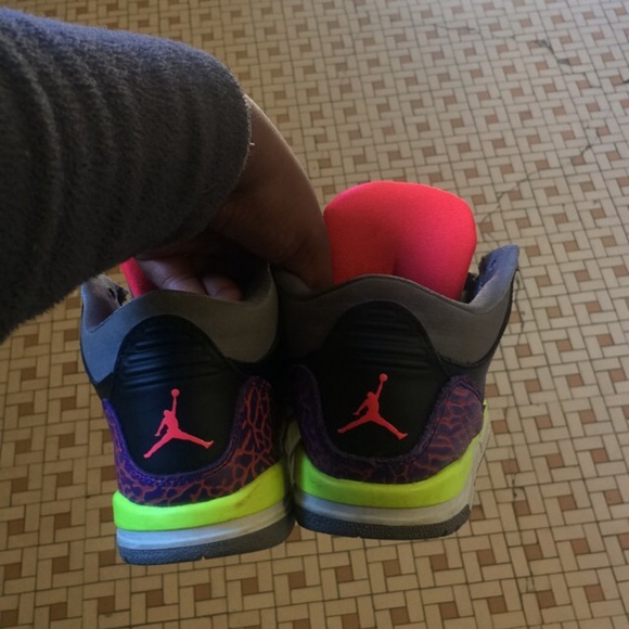 Jordan 3s - Picture 3 of 3