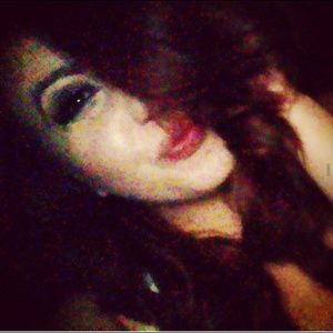 Meet your Posher, Paola