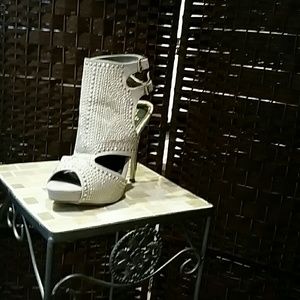 Silver and gold stud 4in heel