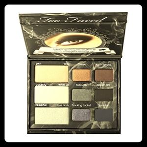 Too faced smokey eye shadow palette💄