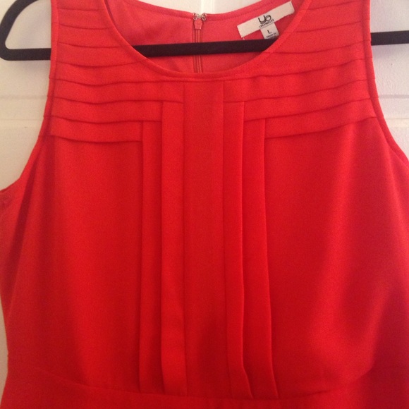 Pleated Coral Sundress - Picture 2 of 4