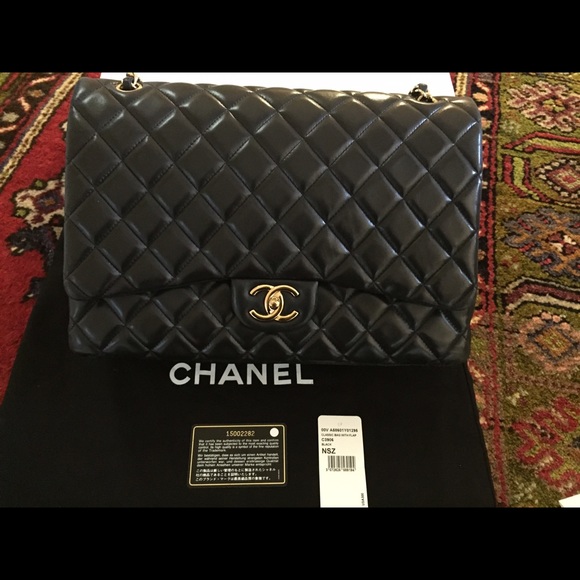 Sold!! Gorgeous Chanel Maxi Double flaps lambskin - Picture 2 of 4
