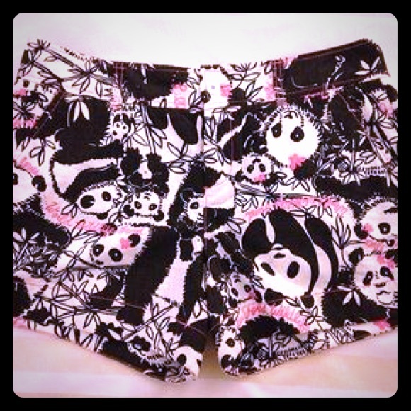 DISO Lilly Pulitzer Pandamonium Shorts 8/10