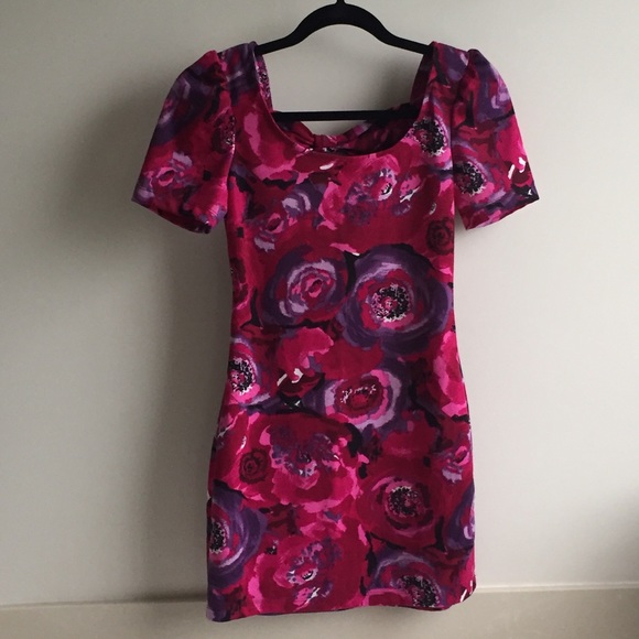 💲🔽Rose swirl print mini