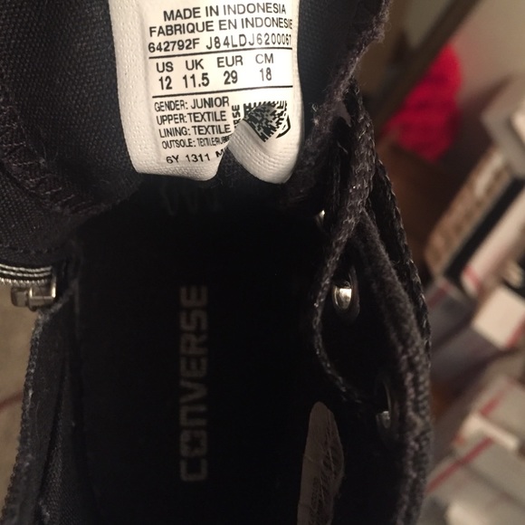 Shoes - Picture 4 of 4