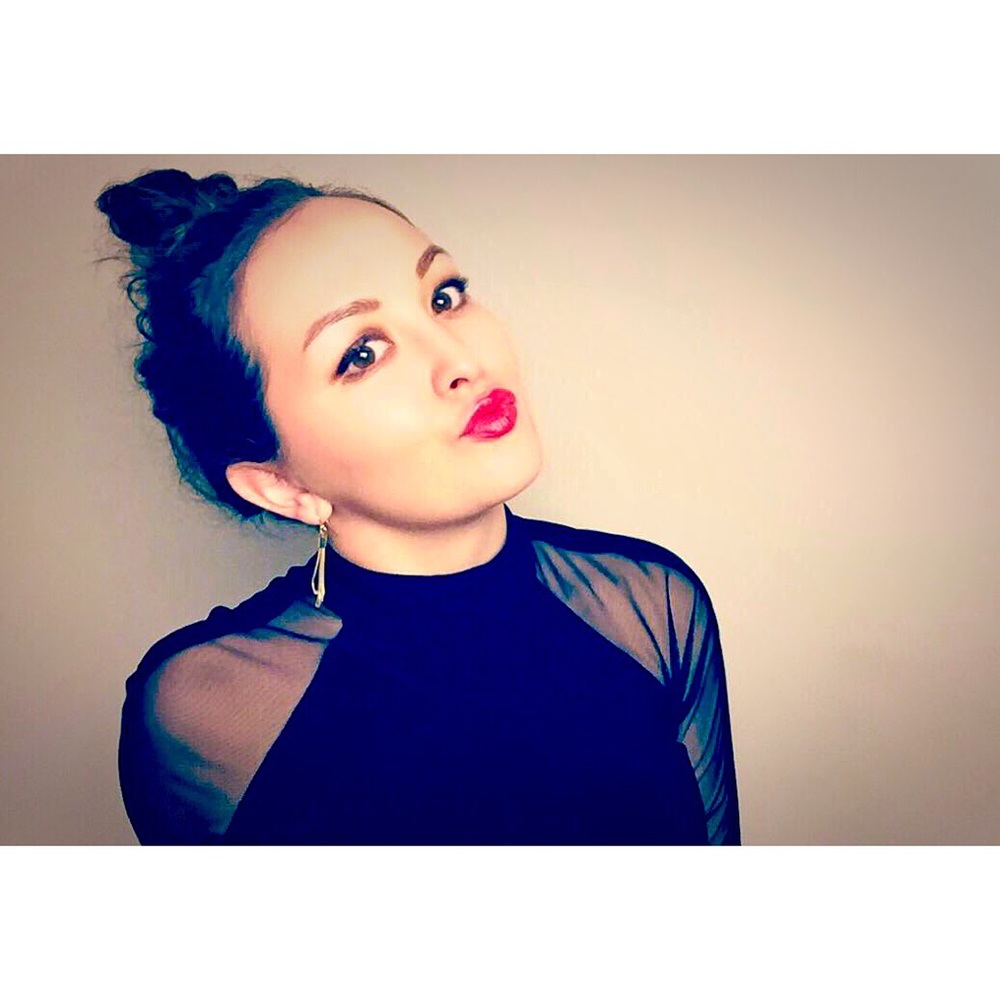 Meet your Posher, Eva